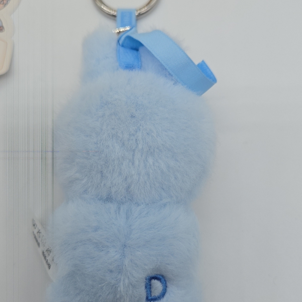 Authentic Labubu pin for love, letter D - Picture 6 of 16